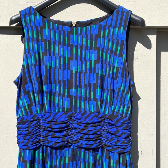 Taylor Swift Sleeveless Geometric BodyCon - Picture 4 of 11